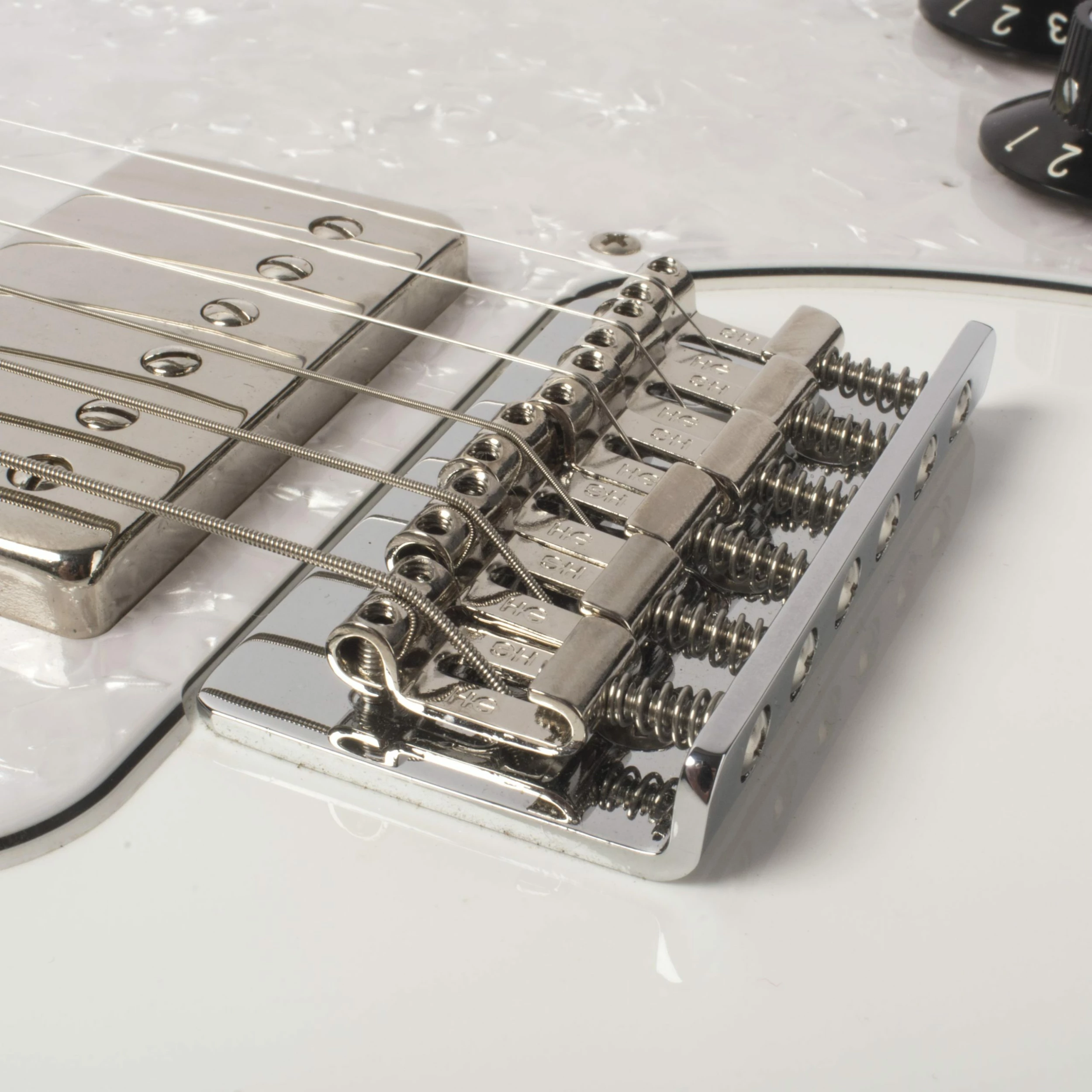 Highwood Contoured Vintage Saddles For Strat - Set Of 6 - StewMac - Image 4